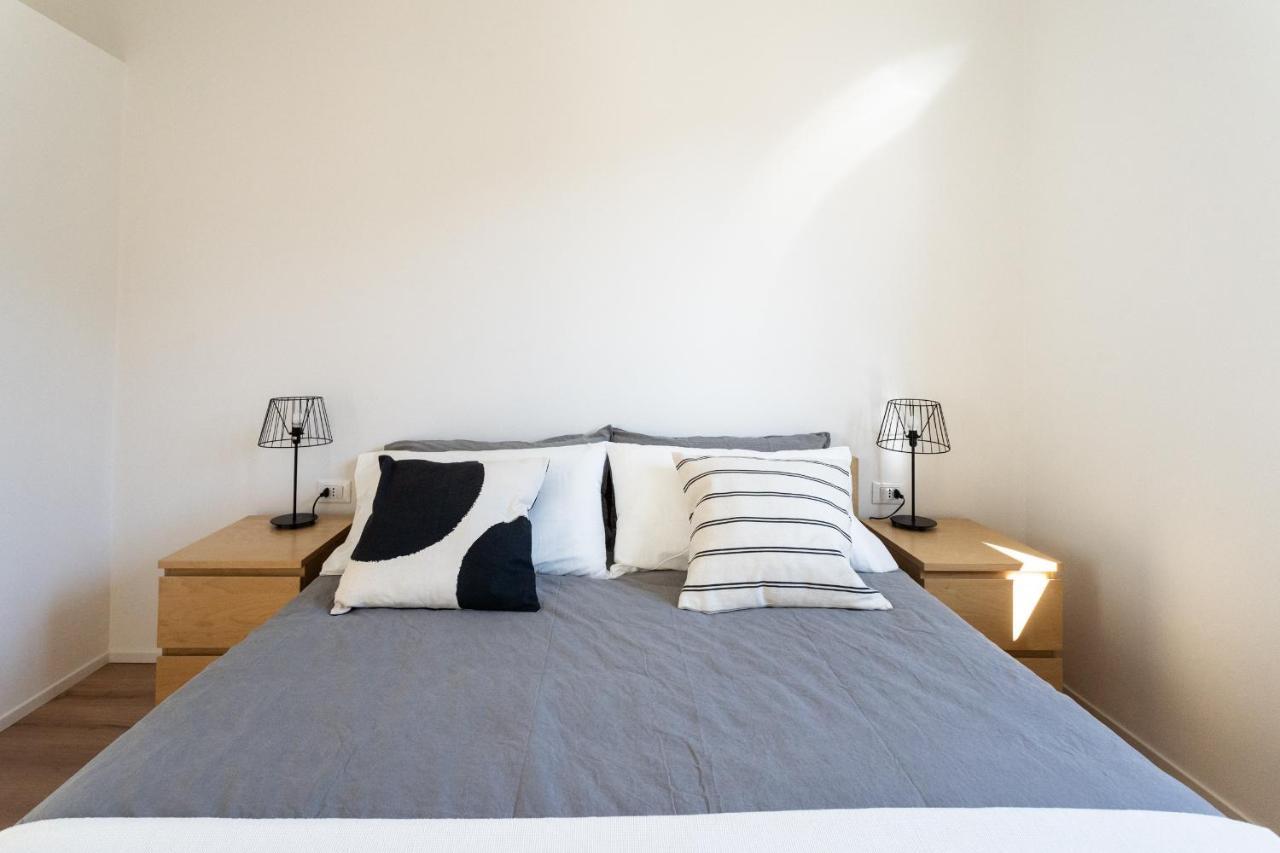 Lovely Corner In The Heart Of The Lake By Rent All Côme Extérieur photo