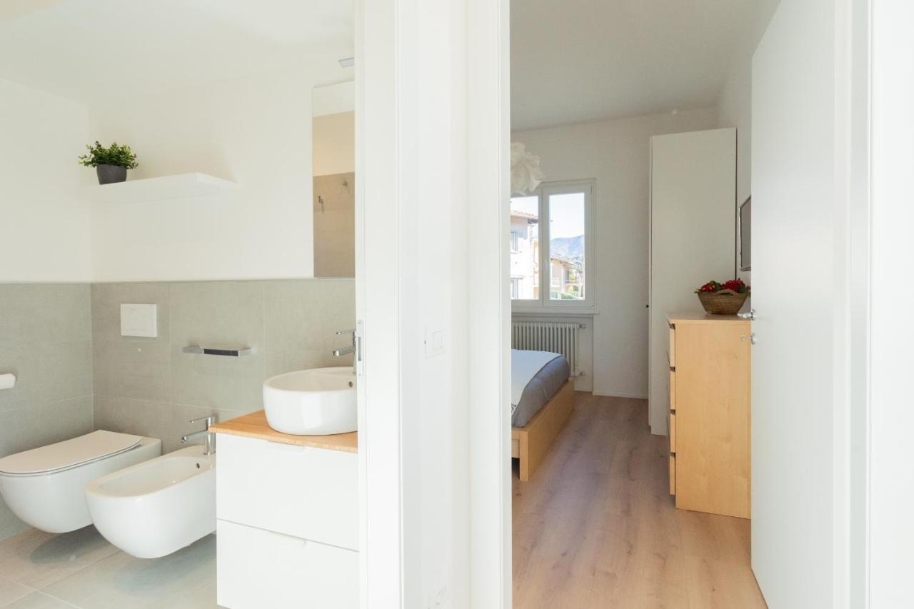 Lovely Corner In The Heart Of The Lake By Rent All Côme Extérieur photo
